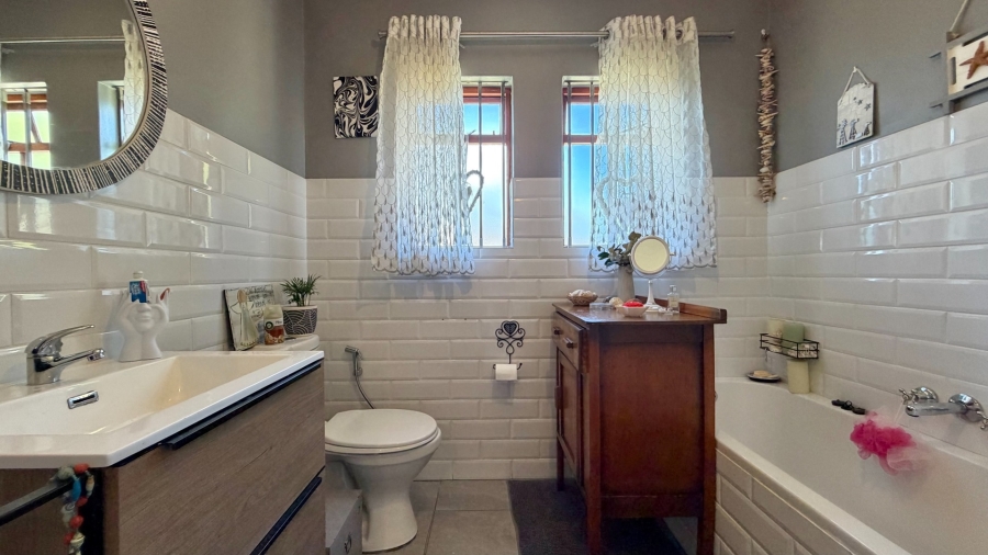 2 Bedroom Property for Sale in Twin Palms Western Cape